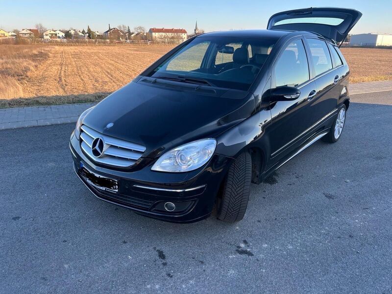 Gebraucht Mercedes B200 140 PS (102 kW) 2007 Schwarz Van / Kleinbus