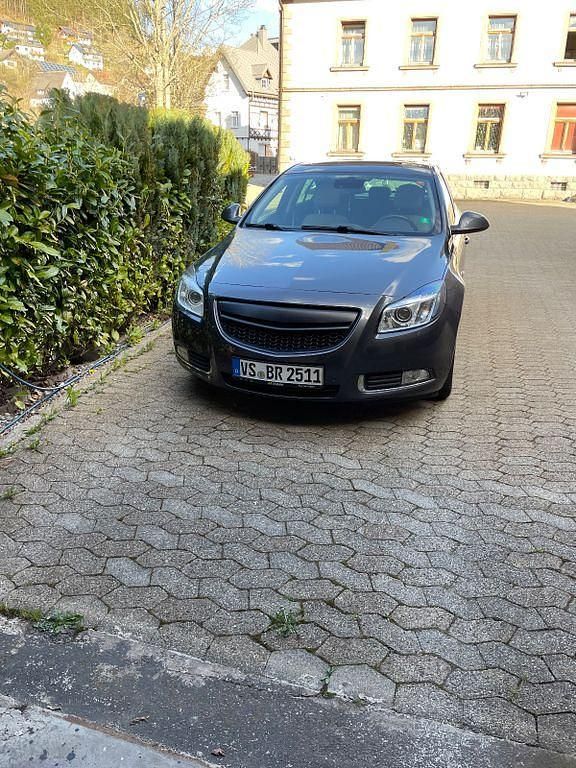 Grau Gebraucht 2012 Opel Insignia Innovation Limousine | 3.750 € (Guter Preis) - Bild 1/4