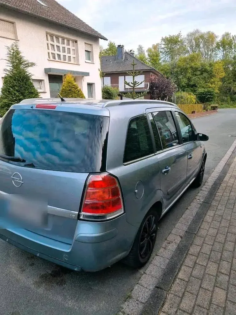 Gebraucht Opel Zafira 140 PS (102 kW) 2006 Silber Van / Kleinbus