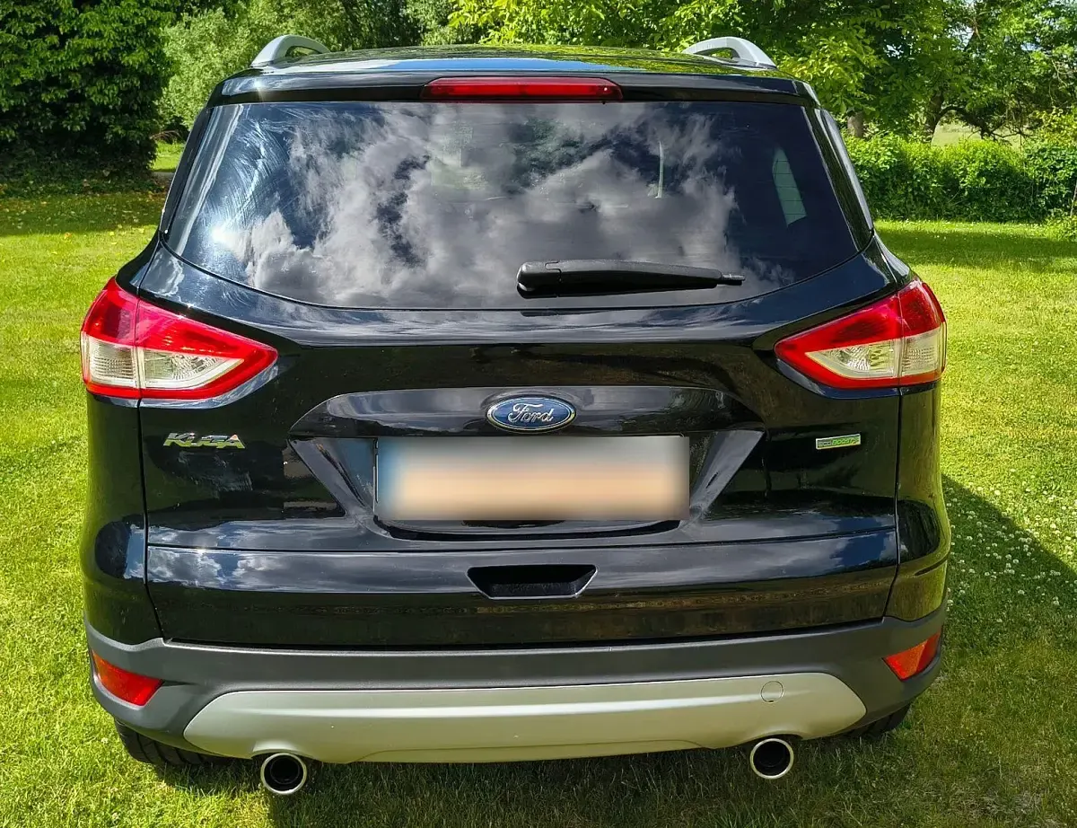 Gebraucht Ford Kuga Trend 150 PS (110 kW) 2015 Schwarz SUV