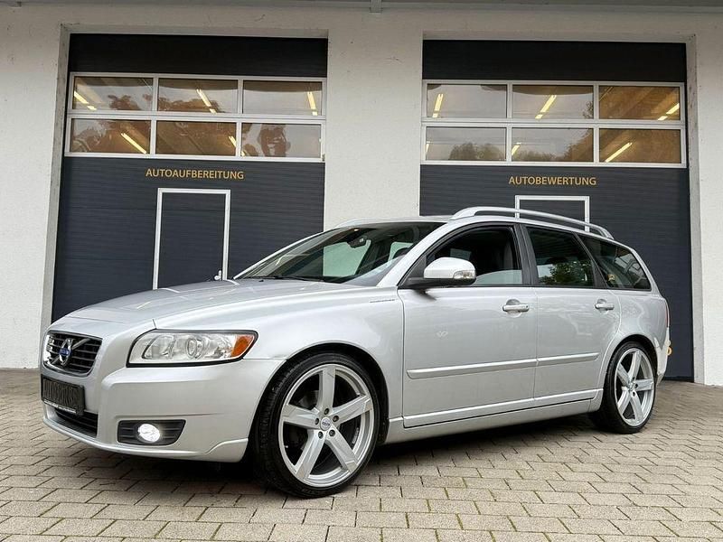 Silber Gebraucht 2011 Volvo V50 Business Edition Kombi | 3.790 € (Fairer Preis) - Bild 1/4