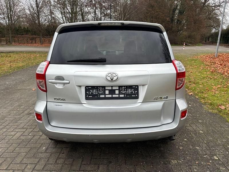 Gebraucht Toyota RAV4 Life 150 PS (110 kW) 2010 Silber SUV