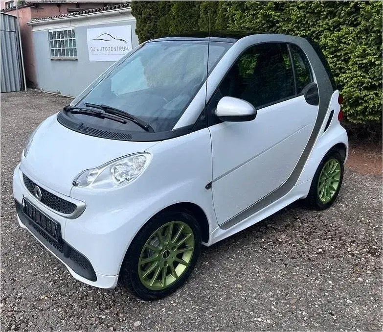 Gebraucht Smart ForTwo Coupé Passion 71 PS (52 kW) 2013 Weiß Coupé