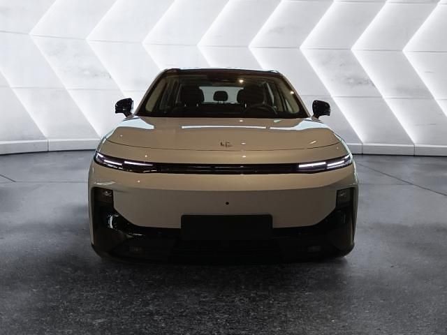 Neu Leapmotor B10 160 kW (218 PS) 2026 Silber SUV