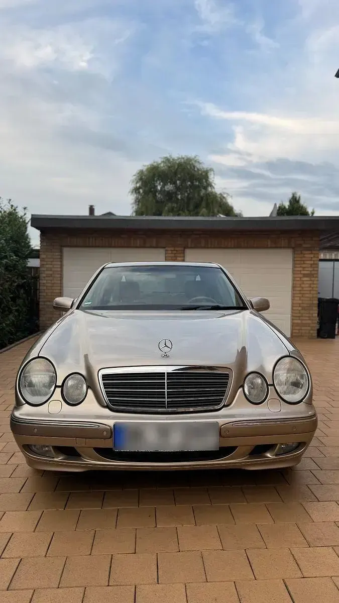 Gebraucht Mercedes E320 Elegance 224 PS (164 kW) 1999 Beige Limousine