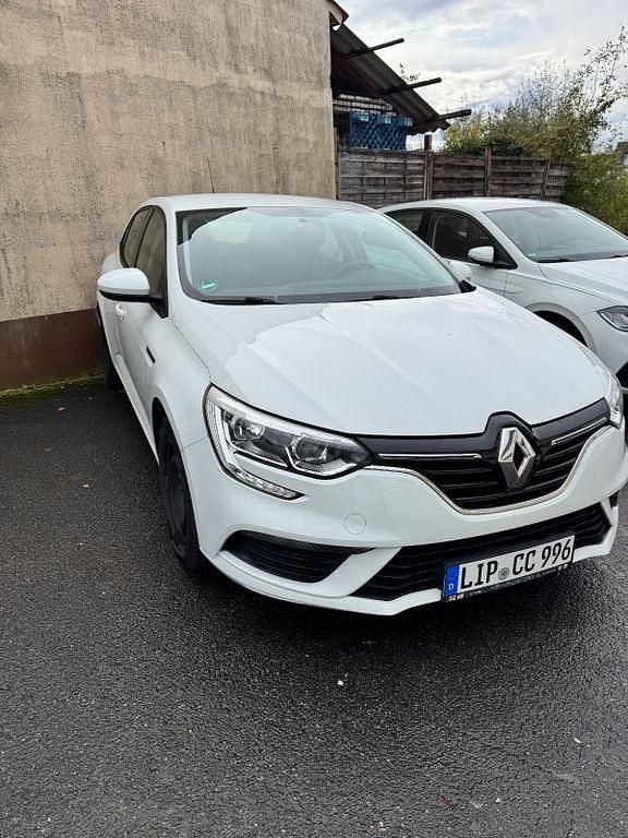 Weiß Gebraucht 2018 Renault Mégane IV Intens Limousine | 7.990 € (Superpreis) - Bild 1/2