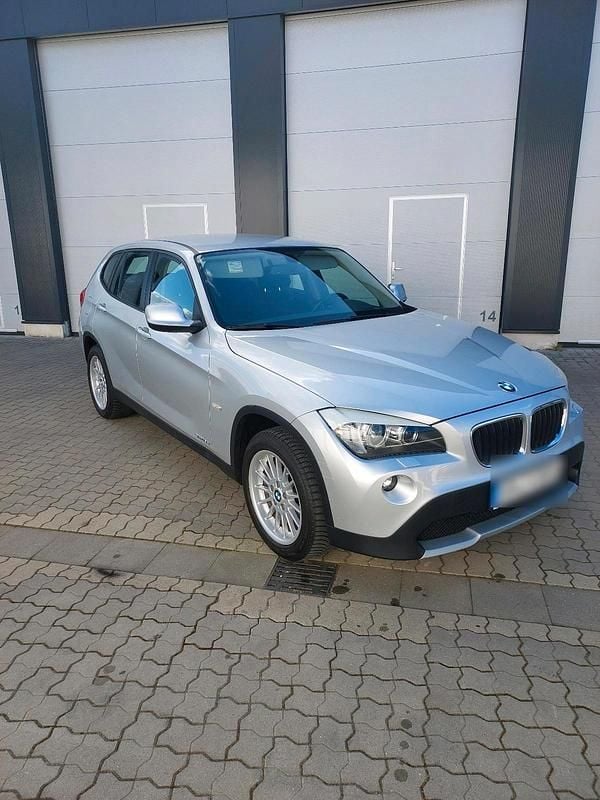 Silber Gebraucht 2010 BMW X1 SUV | 7.400 € (Superpreis) - Bild 1/4