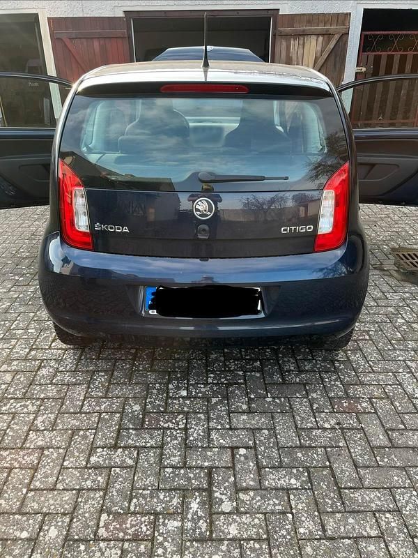 Gebraucht Skoda Citigo 60 PS (44 kW) 2014 Blau Kleinwagen