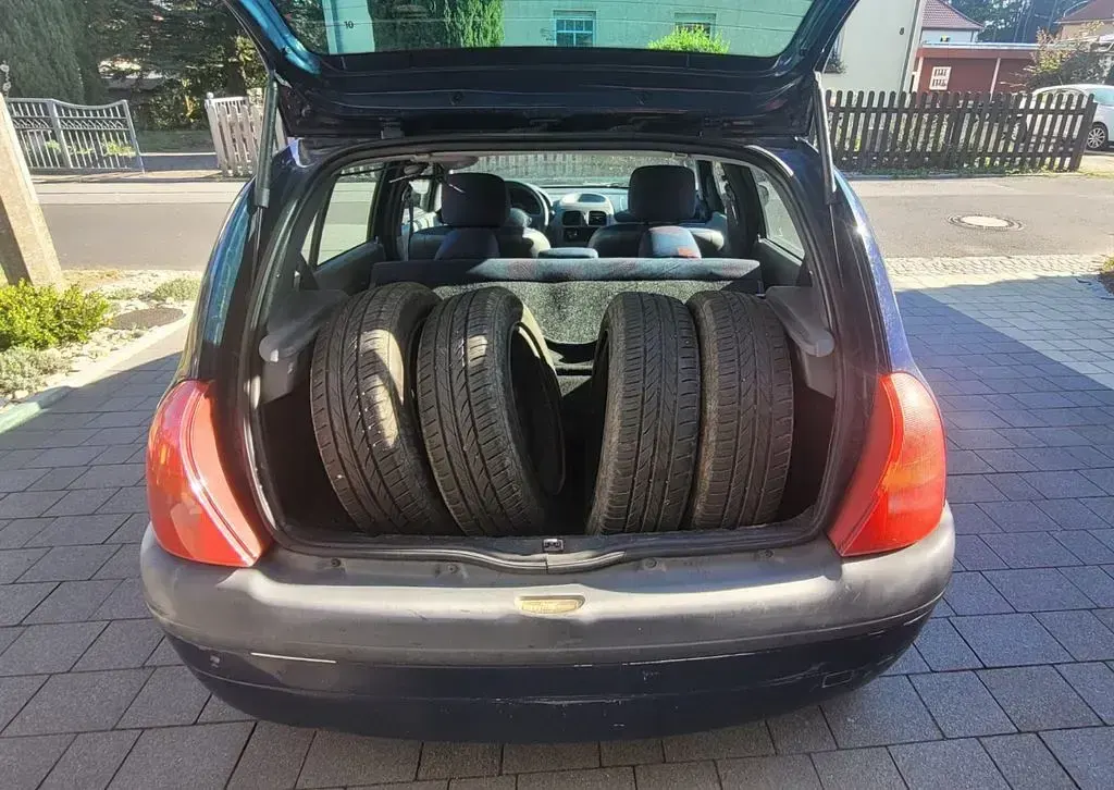 Gebraucht Renault Clio Authentique 58 PS (42 kW) 2001 Blau Limousine
