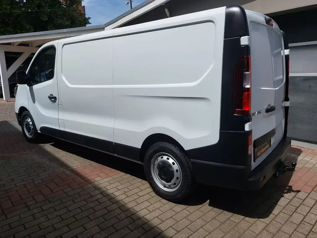 Gebraucht Renault Trafic 131 PS (96 kW) 2023 Weiß Van / Kleinbus