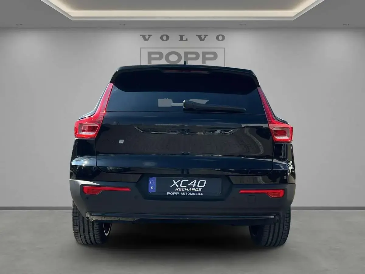 Neu Volvo EX40 Plus 185 kW (252 PS) 2026 Onyx black SUV