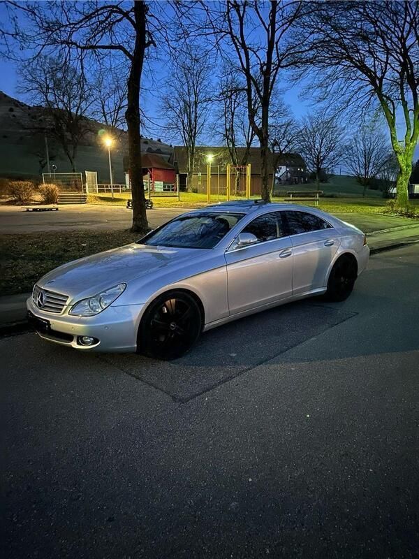 Silber Gebraucht 2005 Mercedes CLS350 Coupé | 6.150 € (Superpreis) - Bild 1/4