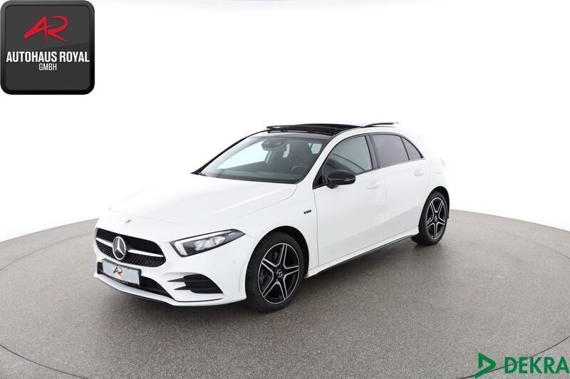 Weiß Gebraucht 2021 Mercedes A250 AMG Limousine | 27.740 € (Fairer Preis) - Bild 1/4