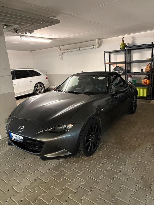 Grau Gebraucht 2023 Mazda MX5 Cabrio | 24.000 € (Guter Preis) - Bild 1/1