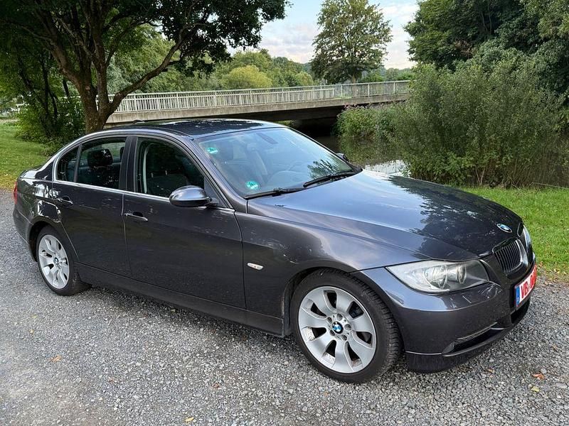 Gebraucht BMW 325 Sport Line 218 PS (160 kW) 2006 Sparkling graphite Limousine