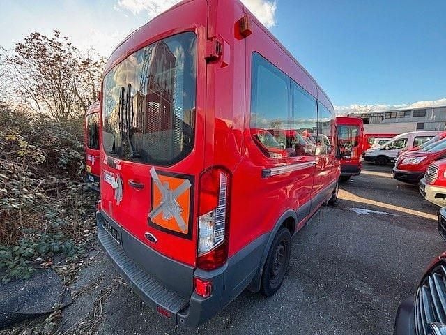 Gebraucht Ford Transit Trend 105 PS (77 kW) 2019 Rot Kombi