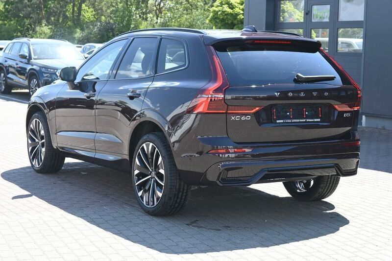 Gebraucht Volvo XC60 Plus 250 PS (183 kW) 2025 Rot SUV