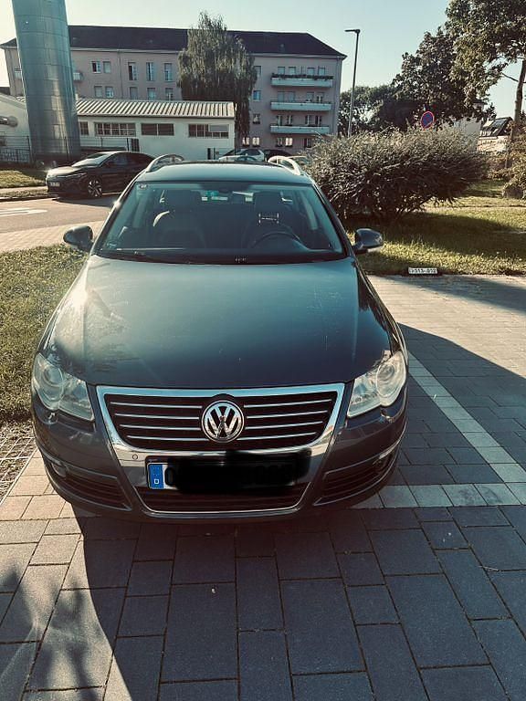 Grau Gebraucht 2009 VW Passat Comfortline Kombi | 3.300 € (Fairer Preis) - Bild 1/4