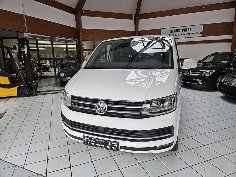 Weiß Gebraucht 2016 VW Multivan Van | 27.850 € (Fairer Preis) - Bild 1/4