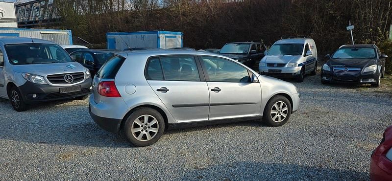 Gebraucht VW Golf IV Trendline 105 PS (77 kW) 2005 Silber Limousine