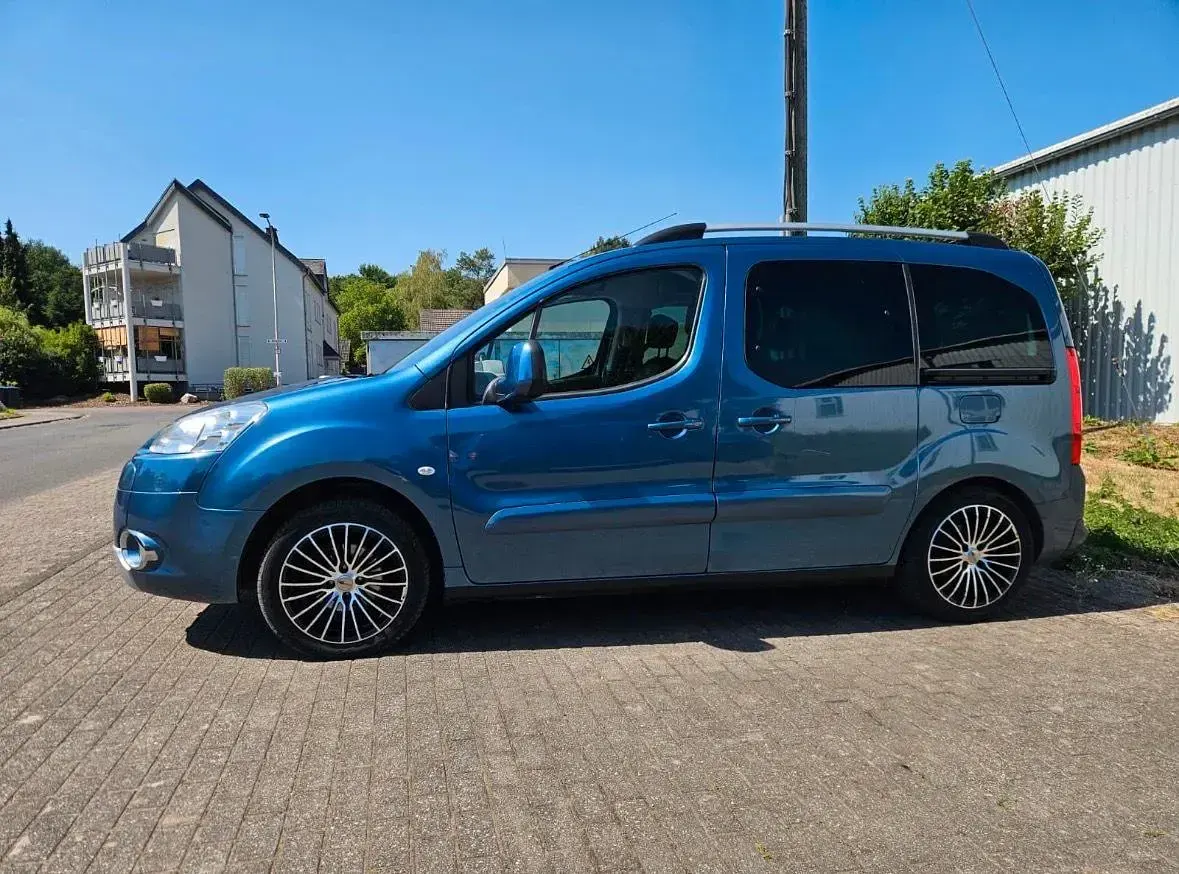 Gebraucht Peugeot Partner Tepee 120 PS (88 kW) 2011 Blau Van / Kleinbus