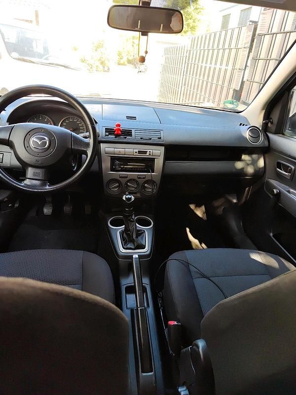 Blau Gebraucht 2006 Mazda 2 Kleinwagen | 1.000 € (Superpreis) - Bild 1/4