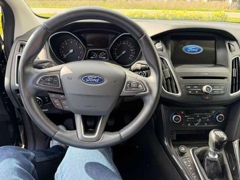 Używany Ford Focus Titanium 125 KM (91 kW) 2016 Szary Kombi