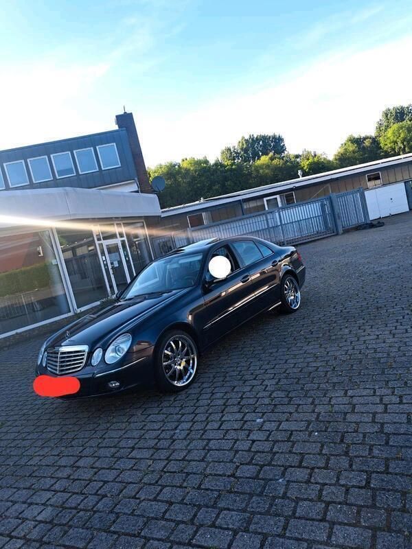 Blau Gebraucht 2008 Mercedes E280 Limousine | 3.800 € (Superpreis) - Bild 1/4
