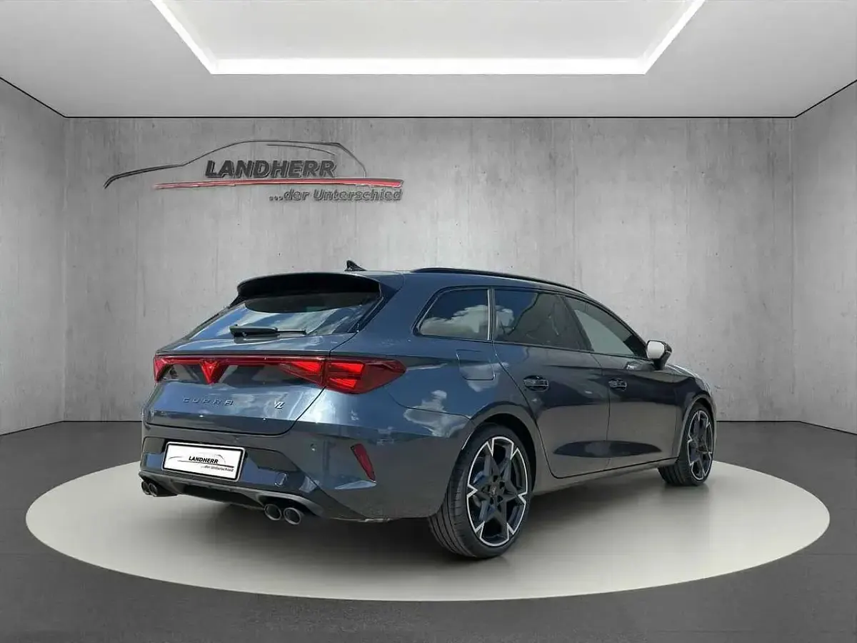 Neu Cupra Leon 333 PS (244 kW) 2026 Magnetic tech Kombi