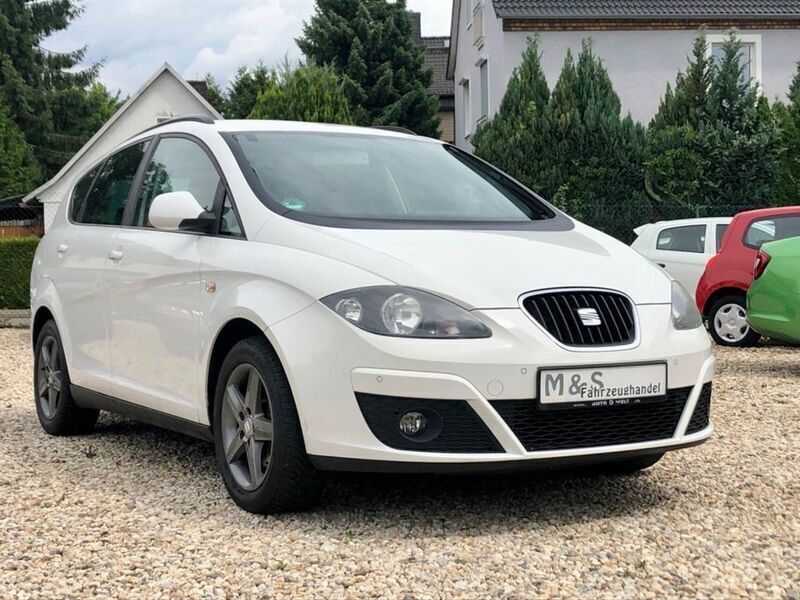 Weiß Gebraucht 2014 Seat Altea XL 4You Van / Kleinbus | 6.990 € (Fairer Preis) - Bild 1/4