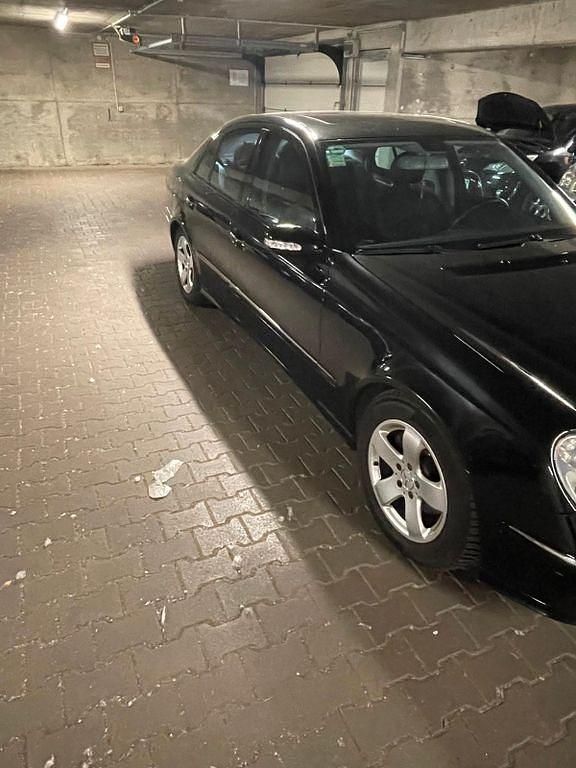 Gebraucht Mercedes E200 Avantgarde 163 PS (119 kW) 2004 Schwarz Limousine