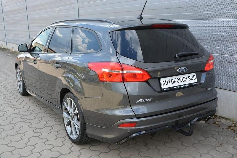 Second-hand Ford Focus ST-Line 182 CP (133 kW) 2018 Gri Berlinǎ