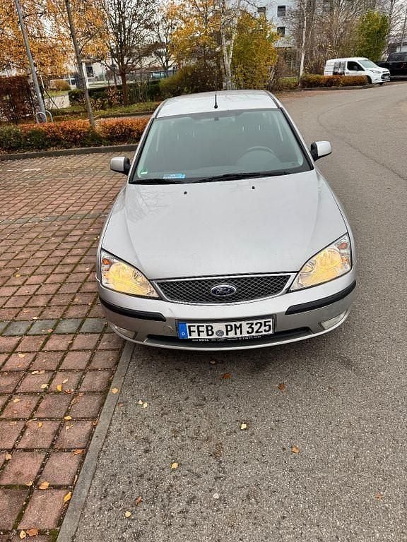 Grau Gebraucht 2003 Ford Mondeo Ghia Limousine | 1.300 € (Superpreis) - Bild 1/4
