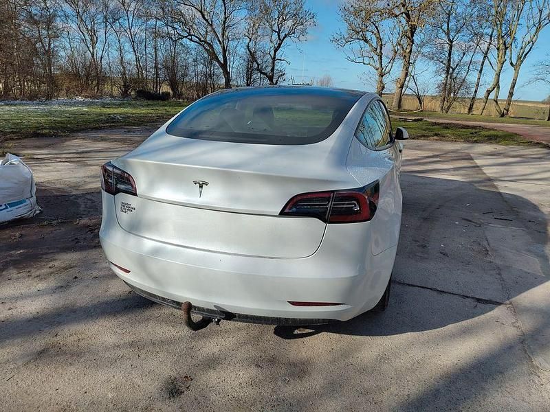 Gebraucht Tesla Model 3 RWD 208 kW (283 PS) 2022 Weiß Limousine