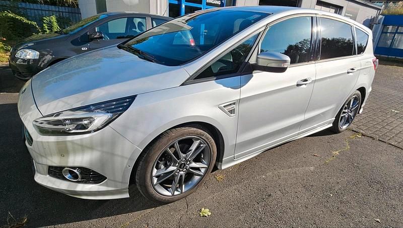 Gebraucht Ford S-MAX ST-Line 190 PS (139 kW) 2018 Silber Van / Kleinbus