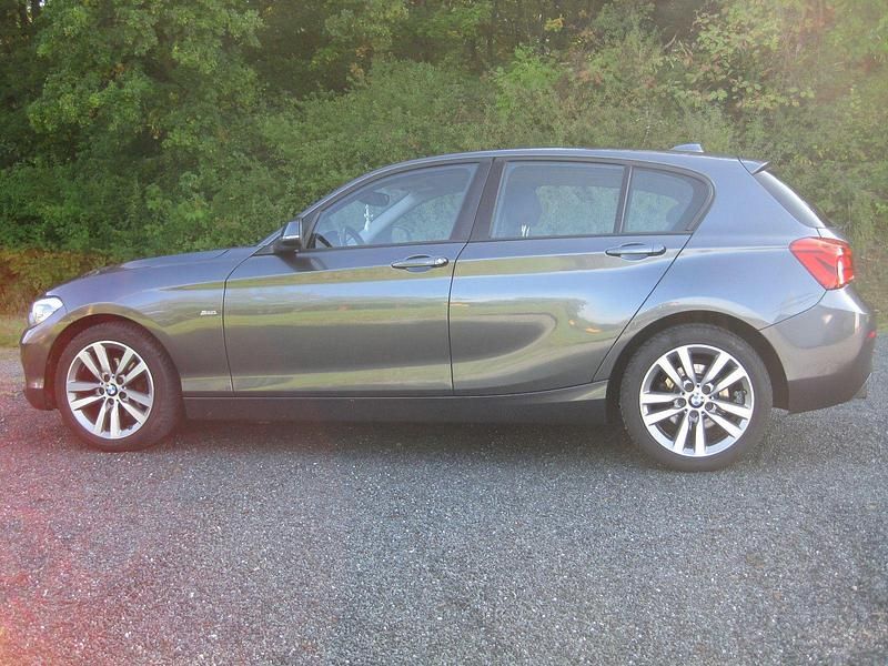 Grau Gebraucht 2016 BMW 120 Sport Line Kleinwagen | 13.500 € (Guter Preis) - Bild 1/4