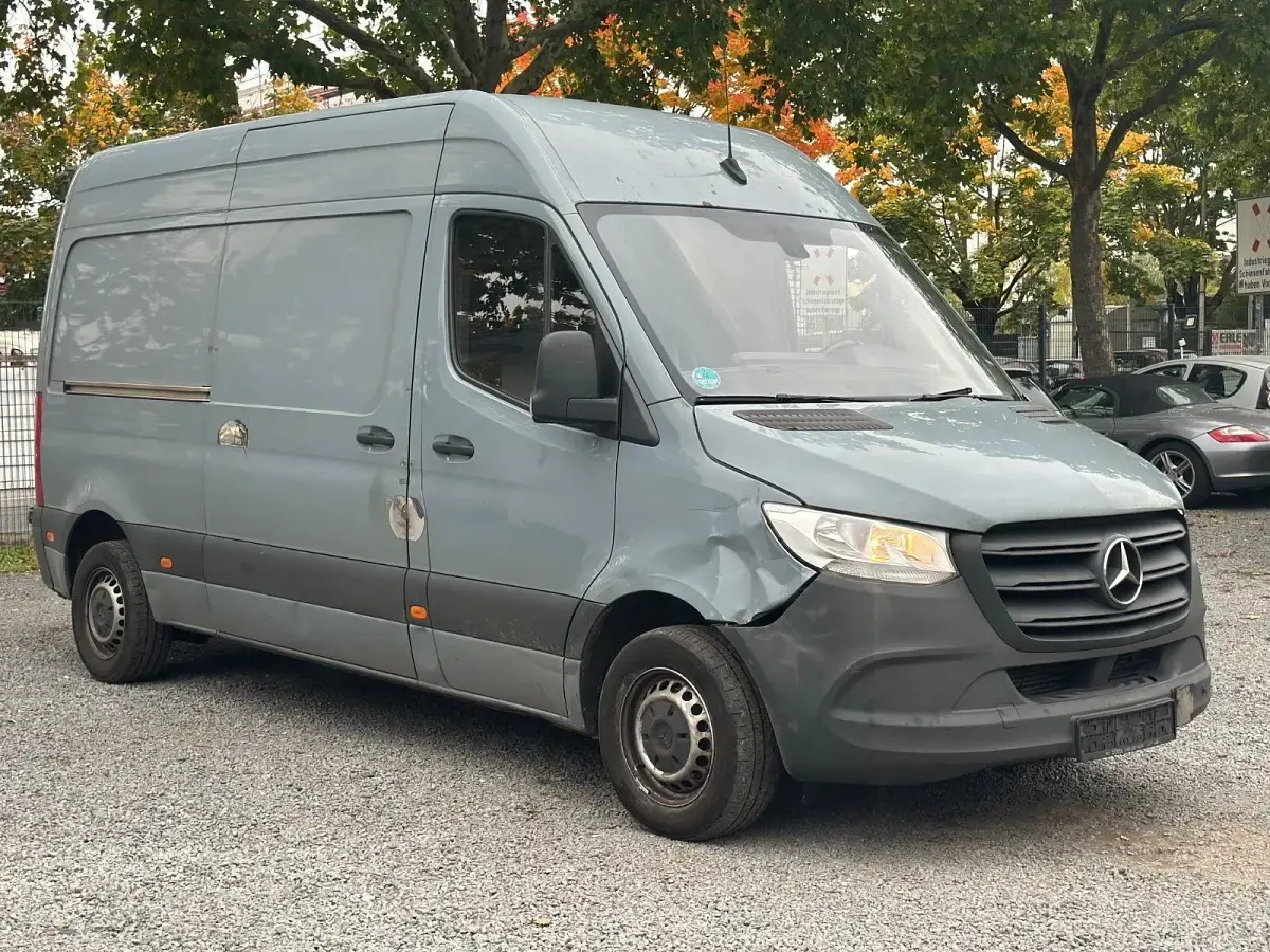 Gebraucht Mercedes Sprinter 143 PS (105 kW) 2020 Blau Van