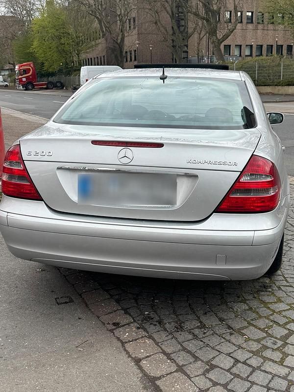 Gebraucht Mercedes E200 165 PS (121 kW) 2005 Grau Limousine