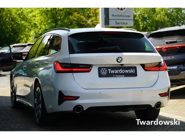 Gebraucht BMW 320 Sport Line 184 PS (135 kW) 2022 Weiss Kombi