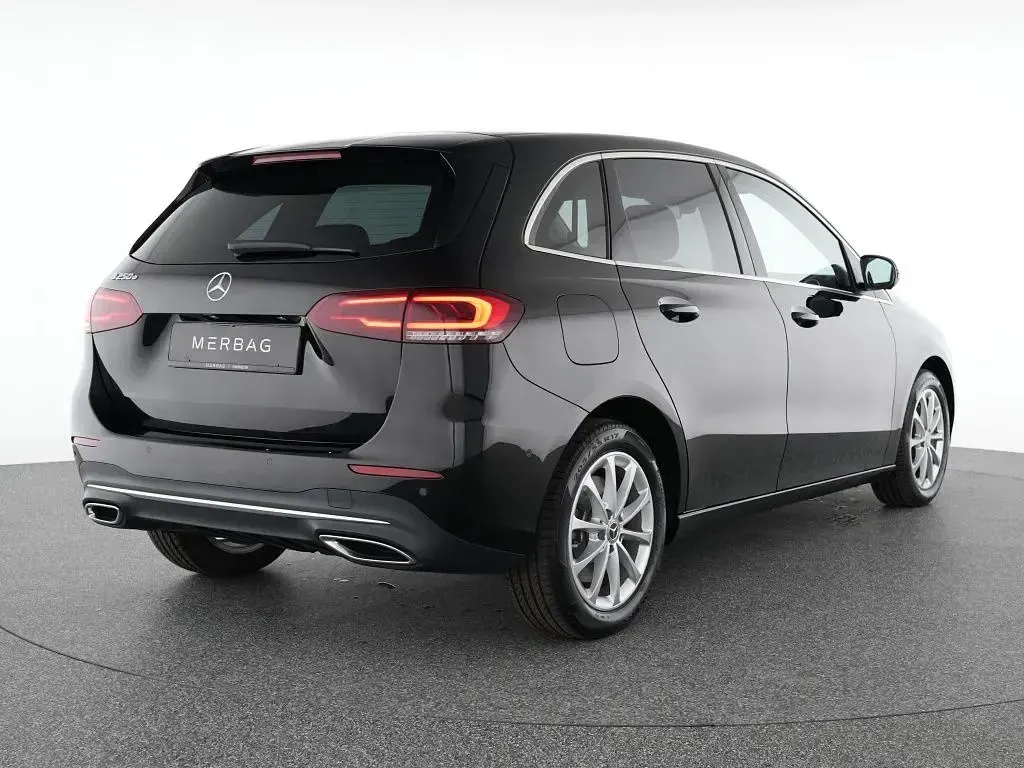 Gebraucht Mercedes B250e Progressive 218 PS (160 kW) 2022 Schwarz Kleinwagen