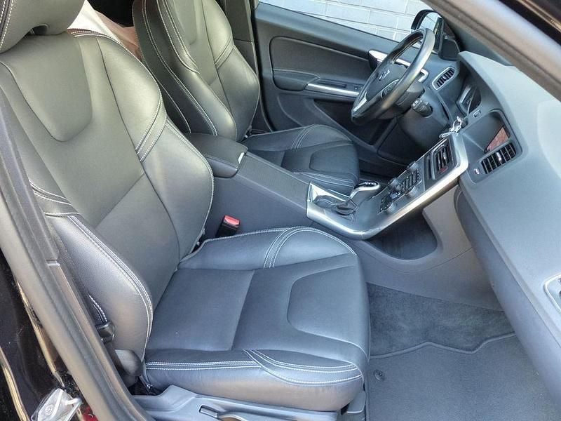 Gebraucht Volvo V60 Linje Svart 152 PS (111 kW) 2018 Onyx black Kombi