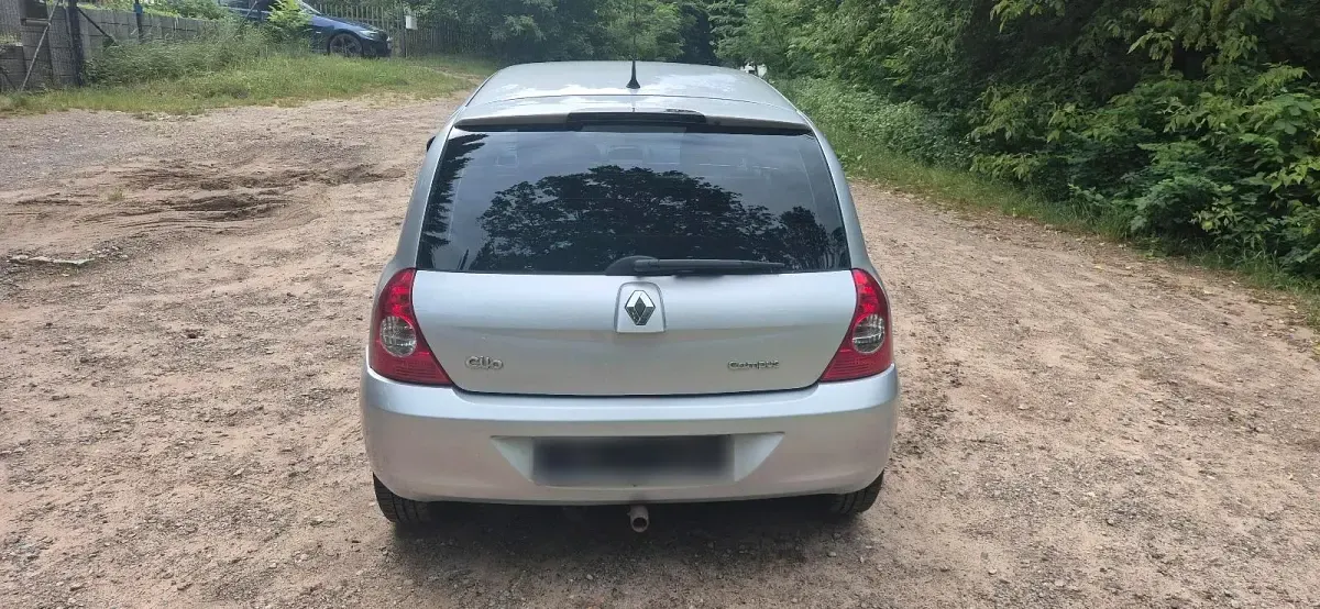 Gebraucht Renault Clio II 75 PS (55 kW) 2009 Silber Kleinwagen