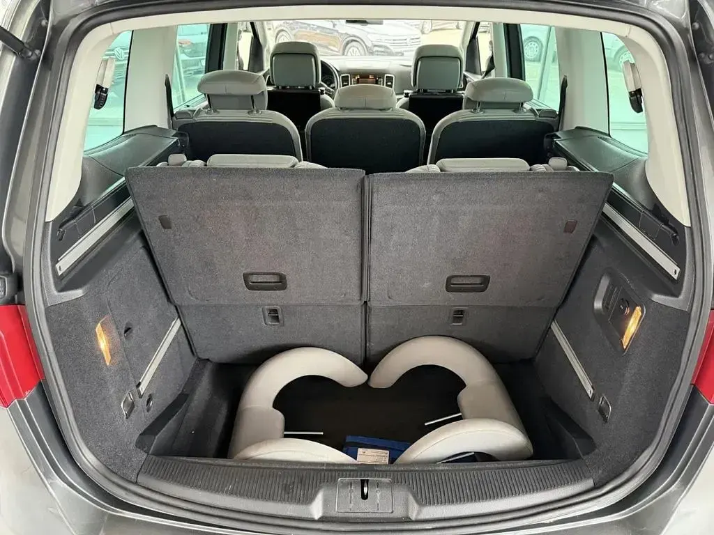 Używany Seat Alhambra Style 177 KM (130 kW) 2014 Szary Minivan