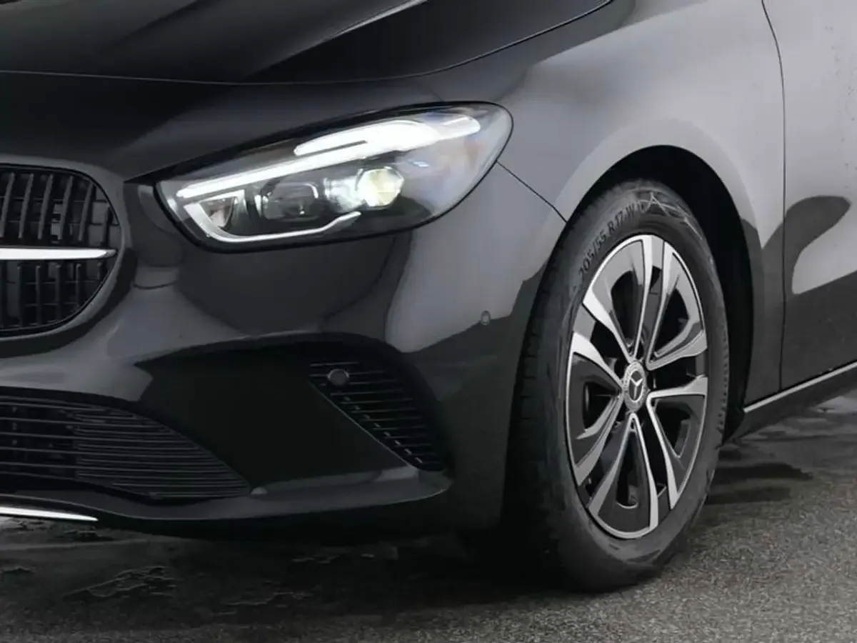 Gebraucht Mercedes B200 Progressive 163 PS (119 kW) 2025 Schwarz Kleinwagen