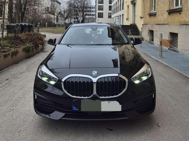 Schwarz Gebraucht 2021 BMW 116 Advantage Kleinwagen | 14.650 € (Fairer Preis) - Bild 1/4
