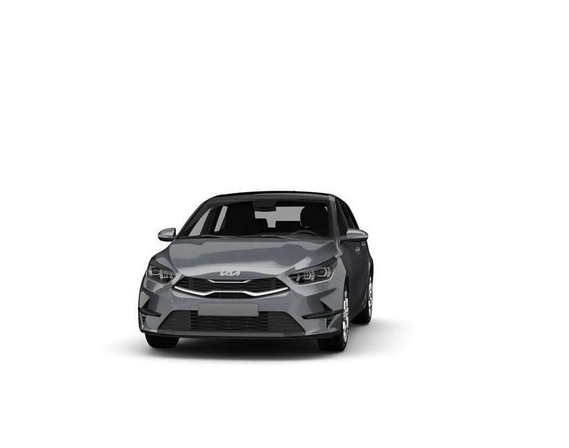 Neu Kia Ceed 140 PS (102 kW) 2026 Silber Kleinwagen