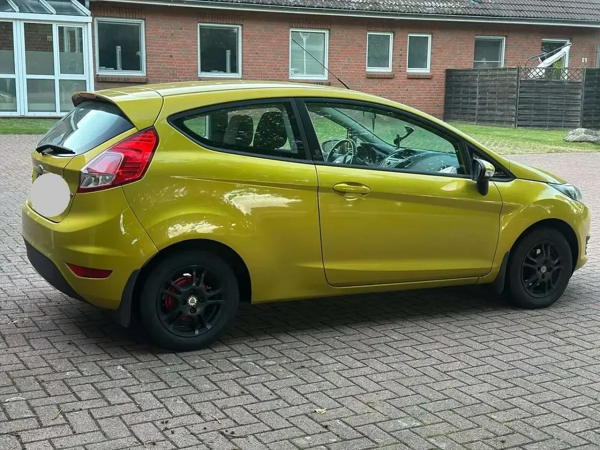 Gebraucht Ford Fiesta Champions Edition 95 PS (69 kW) 2013 Limousine