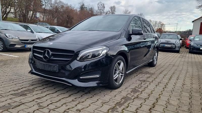 Schwarz Gebraucht 2015 Mercedes B160 Van / Kleinbus | 12.300 € - Bild 1/4