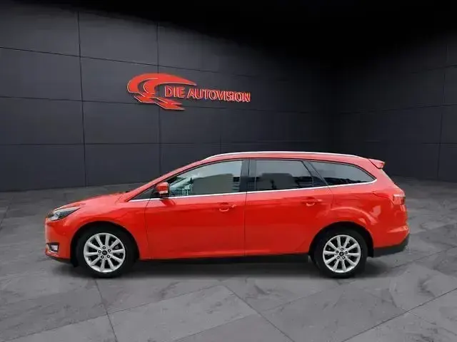 Usata Ford Focus Titanium 120 CV (88 kW) 2016 Rosso Station wagon