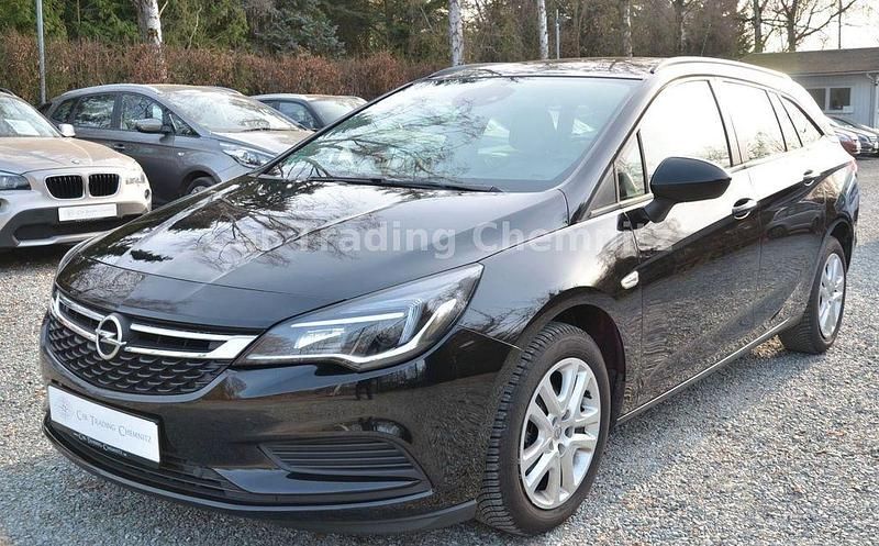 Gebraucht Opel Astra 101 PS (74 kW) 2018 Schwarz Kombi